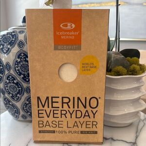 NWT Icebreaker BODYFIT EVERYDAY MERINO BASE LAYER size Small